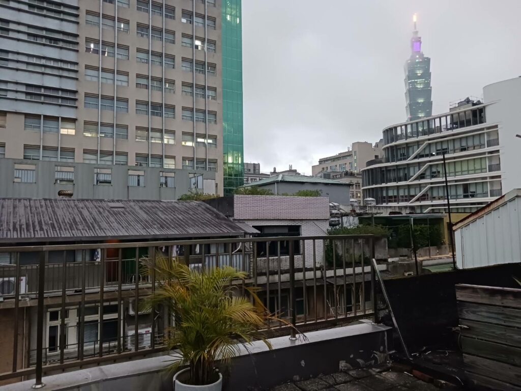Pop-rooms: Taipei Medical University Room in Shared Apartment with a Rooftop View on 101 [101A] 13