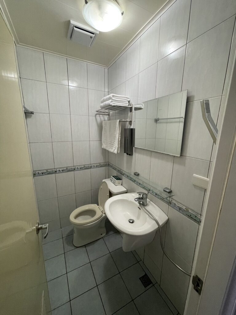Ximen Suite has own balcony,washing machine,bathroom 1